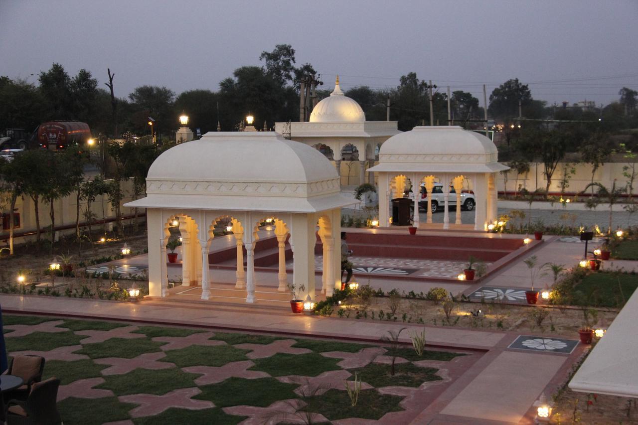 Laxmi Palace Dausa Kültér fotó