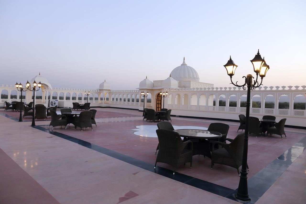 Laxmi Palace Dausa Kültér fotó